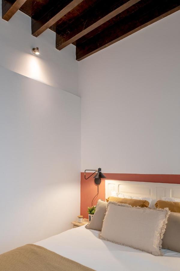 Home2Book Amelia'S Pottery, Triana Sevilla Buitenkant foto